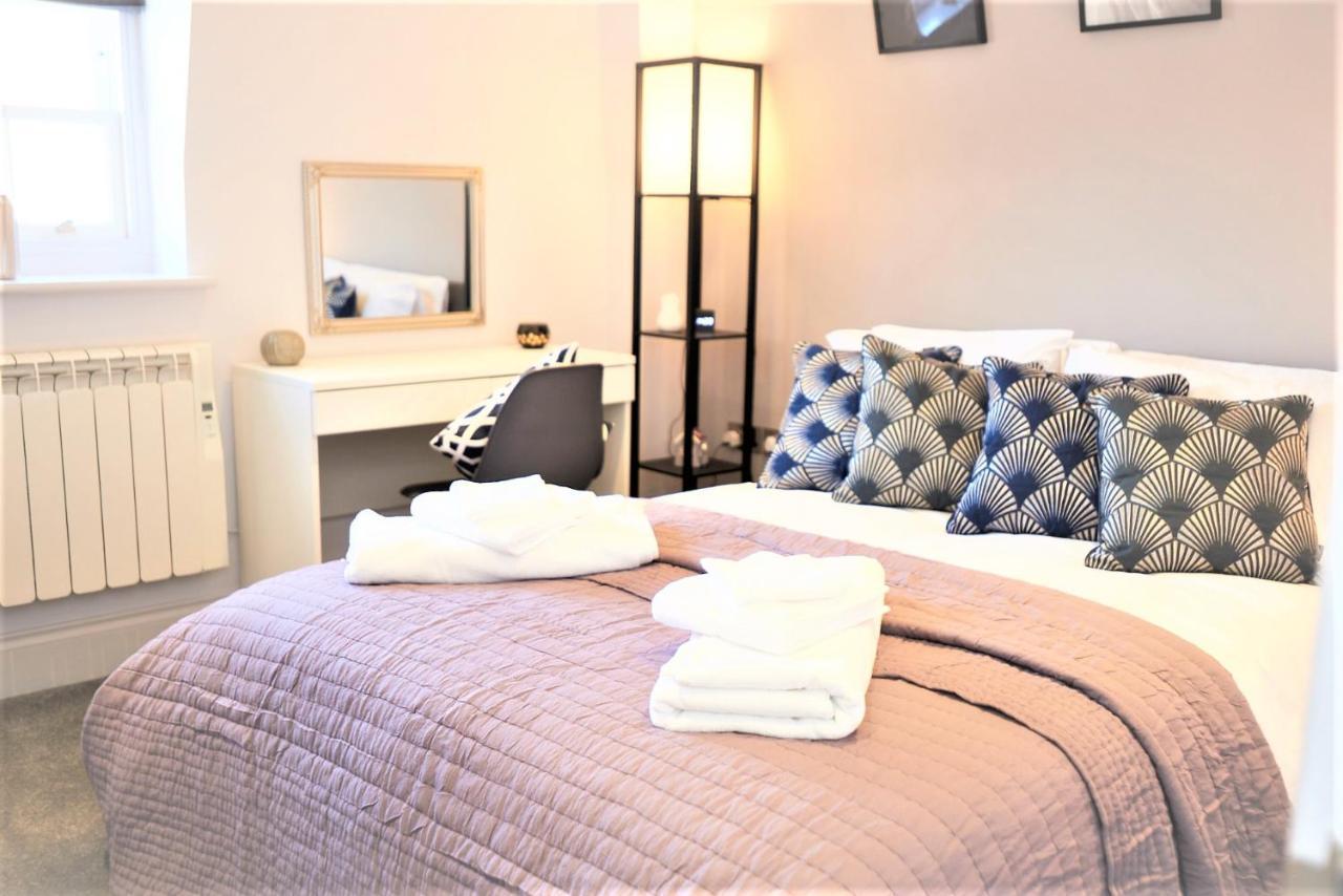 شقة Molesey  في Hampton Court - The Kings Rest المظهر الخارجي الصورة